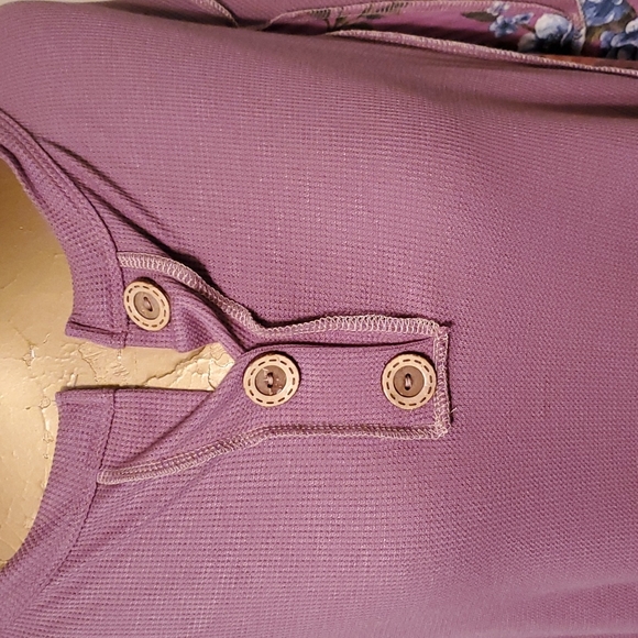 Top - Picture 2 of 6